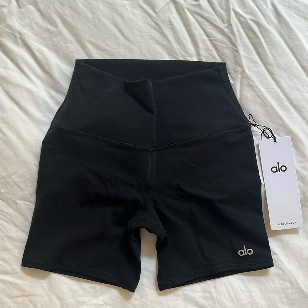 NWT Alo Yoga Airbrush High-Waist 5” Biker Short